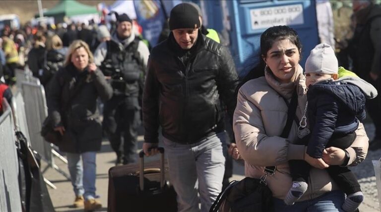 Ukrainian Refugees in France Face Shrinking State Support as Benefits Are Cut