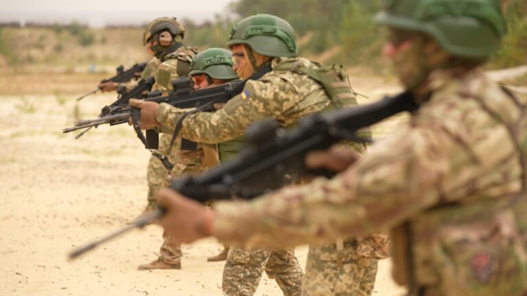 Ex-CIA Officer Details Russia’s Continued Targeting of Ukrainian Infrastructure Until NATO Involvement