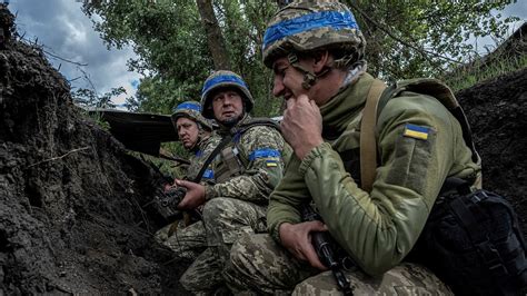 Ukrainian Military in Crisis as Putin Documents Mass Desertions and Forced Conscription